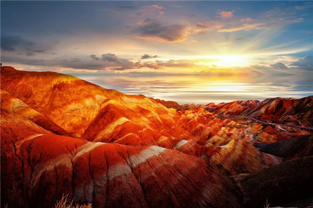 【张掖七彩丹霞】单人门票+张掖千玺丝路国际酒店住宿一晚
